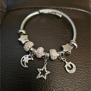 Bracelet with a touch of sparkle